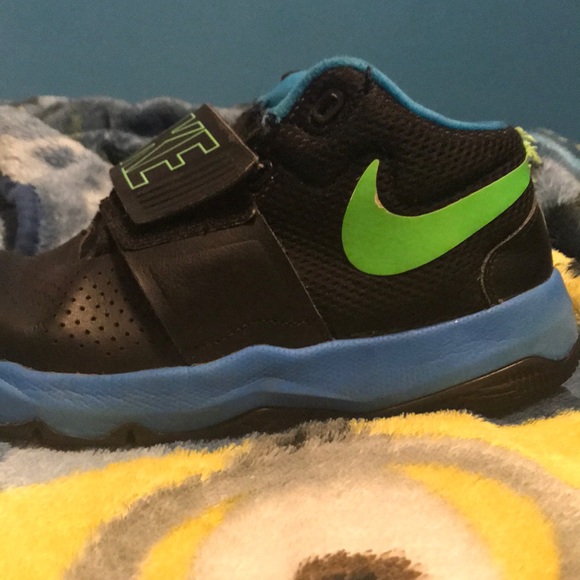 Nike team hustle eight - Picture 2 of 3